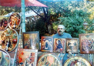 Ишхан Саргсян в иконном ряду на вернисаже